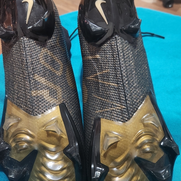 Football cleats - Picture 3 of 6